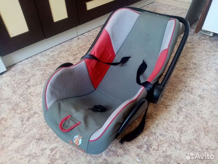 Детское автокресло (автолюлька)
