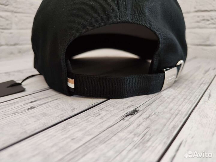 Hugo Boss новая бейсболка снепбек оригинал