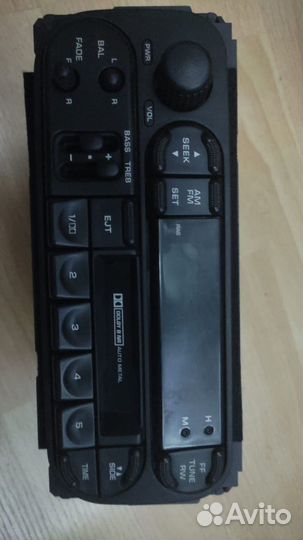 Магнитола от Крайслер Вояджер 2001 г