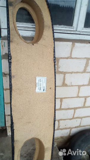 Музыкальная полка для динамиков