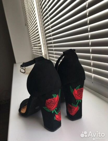 Босоножки