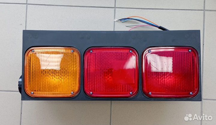 Задний фонарь LH 3 секции fuso(10T) isuzu (10T) UD