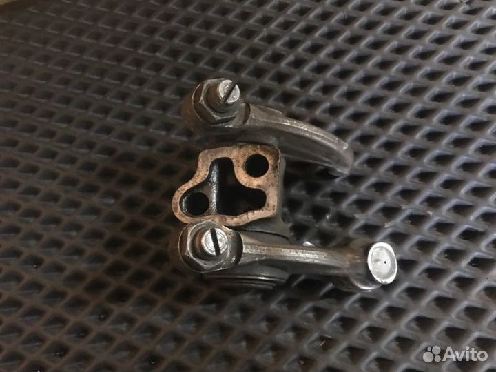 Ось коромысла Man