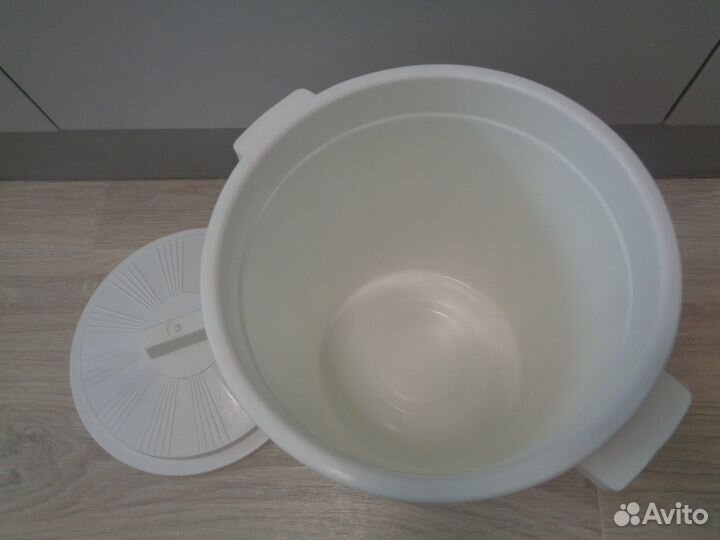 Бак пластиковый 12л