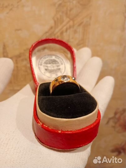 Золотое кольцо 583 с бриллиантами и хрусталём