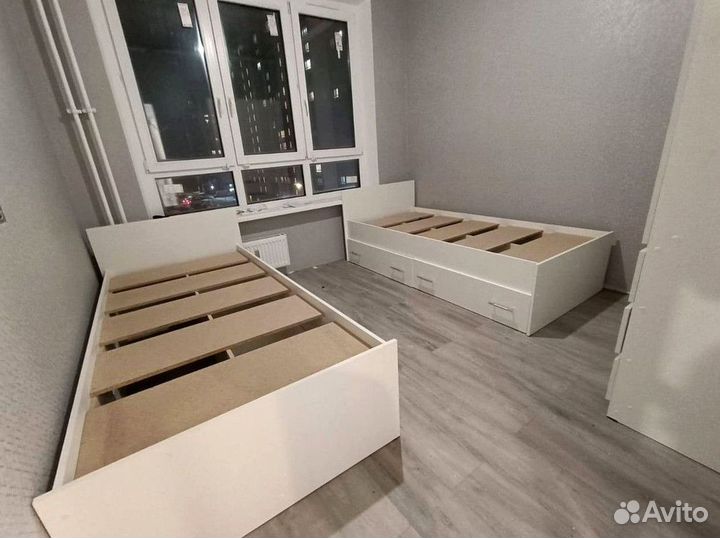 Кровать с ящиками 90х200