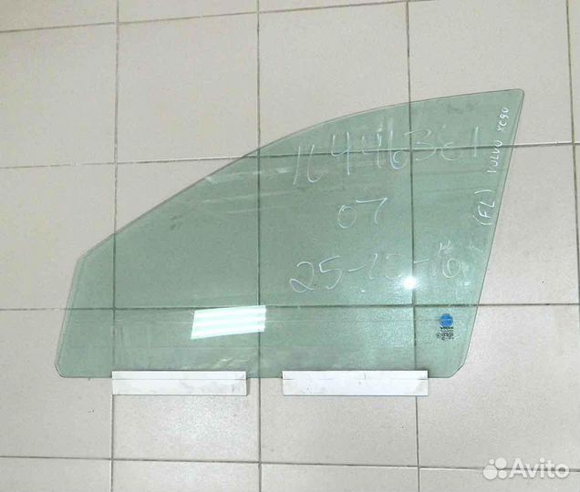 Стекло передней L двери Volvo XC90