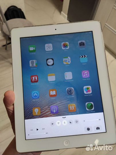 Планшет Apple iPad 2 (2012 года)