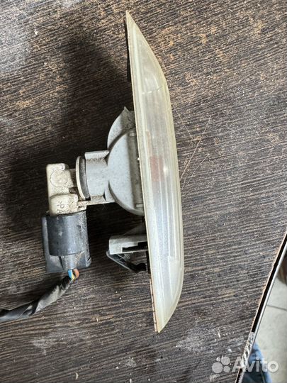 Боковой габаритный фонарь BMW E90