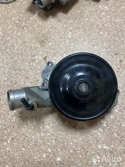 Помпа водяной насос 306PS 3.0 Range Rover Sport