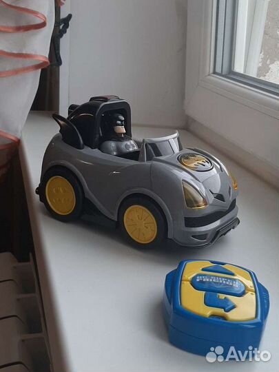 Фигурка бэтмен и бэтмен мобиль