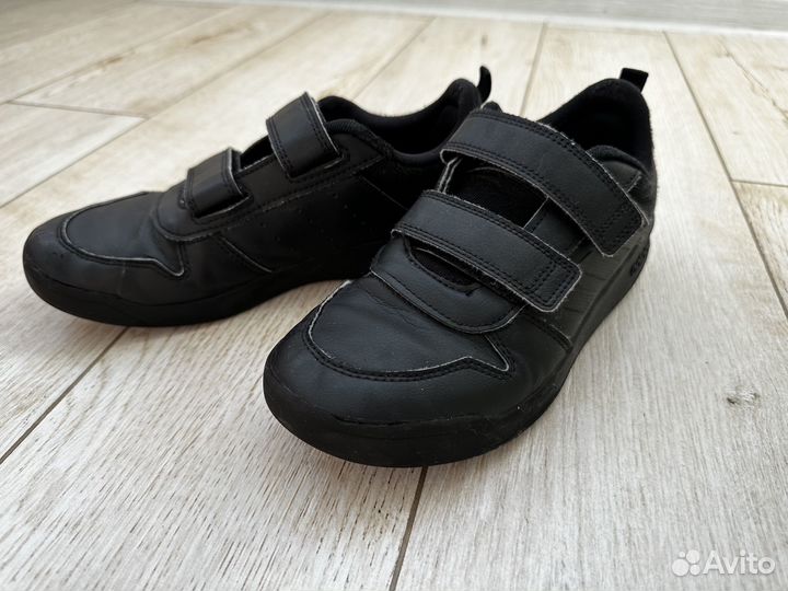 Кроссовки детские adidas для школы р.35 (1/2)