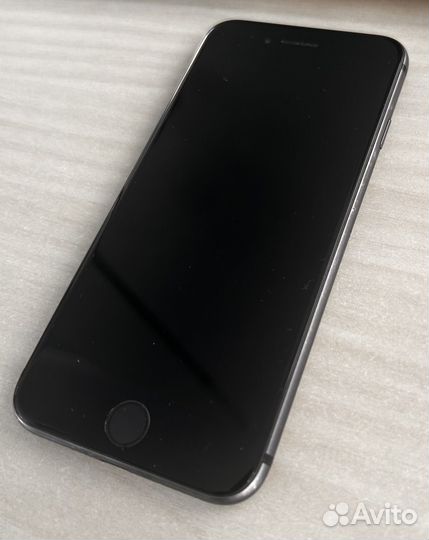 iPhone 8, 64 ГБ