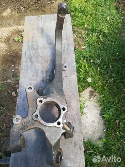 Шевроле Эпика, Цапфа задняя левая