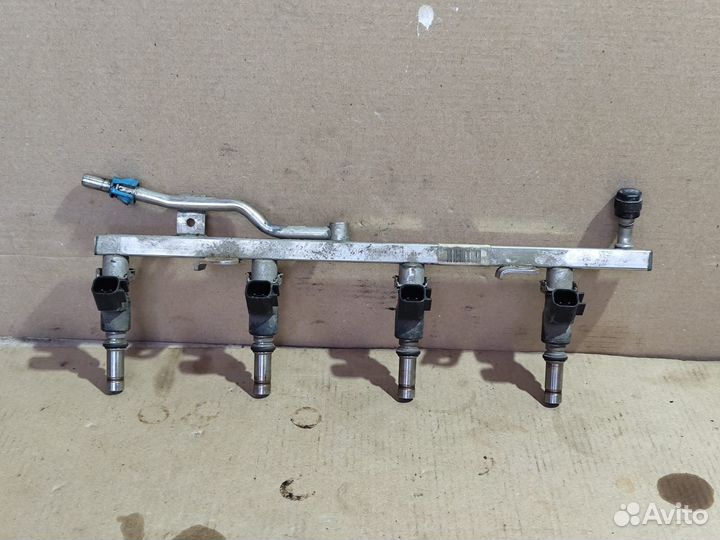 Топливная рампа Opel Astra H 1.6