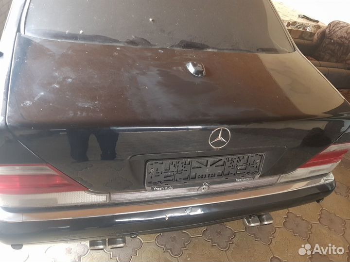 Крышка багажника на Mercedes W140