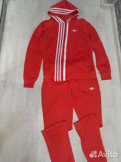 Костюм спортивный