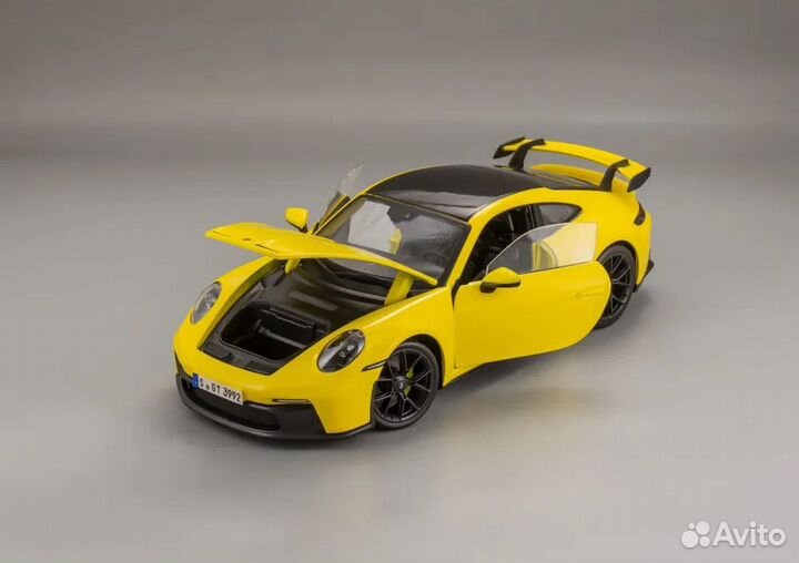 Porsche 911 GT3 (992) 1:18 Maisto