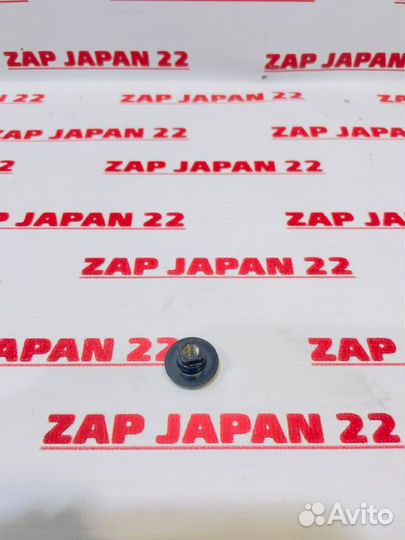 Крепление стекла Toyota Hiace