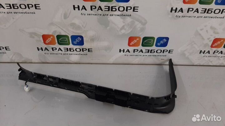 Накладка на порог внутренняя передняя правая Lexus