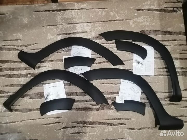 Комплект расширителей крыльев Renault Duster 1