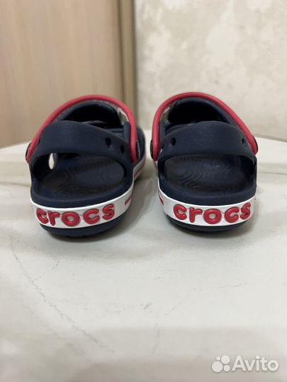 Сандалии crocs