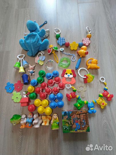 Игрушки для малышей пакетом