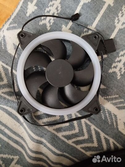 Корпусные вентиляторы (1 шт новая)