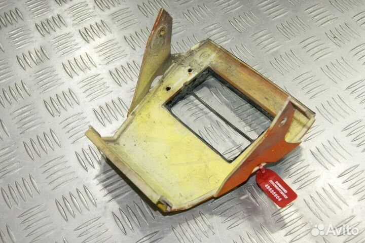 Пластик стоп-сигнала Yamaha FZR400RR