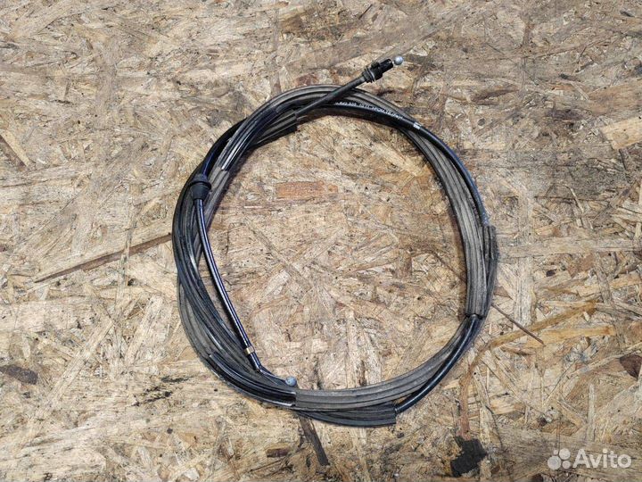 Трос капота Volkswagen Touareg 2 2012 7P6823535