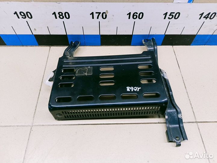 Кронштейн (сопут. товар) Land Cruiser (150) -Prado