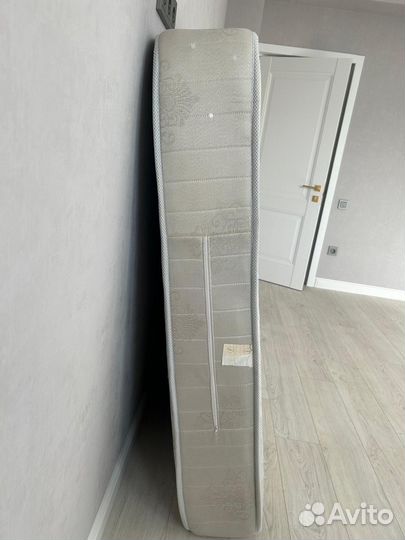 Матрас 140х200 бу