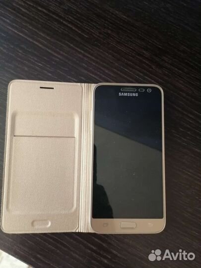 Телефон Samsung j3