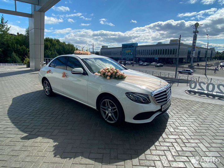 Свадебный декор на машину, украшение