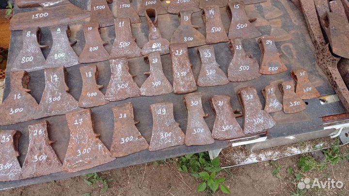 Топор старинный