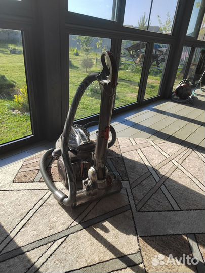 Пылесос dyson DC 23