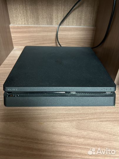 Sony PS4 slim