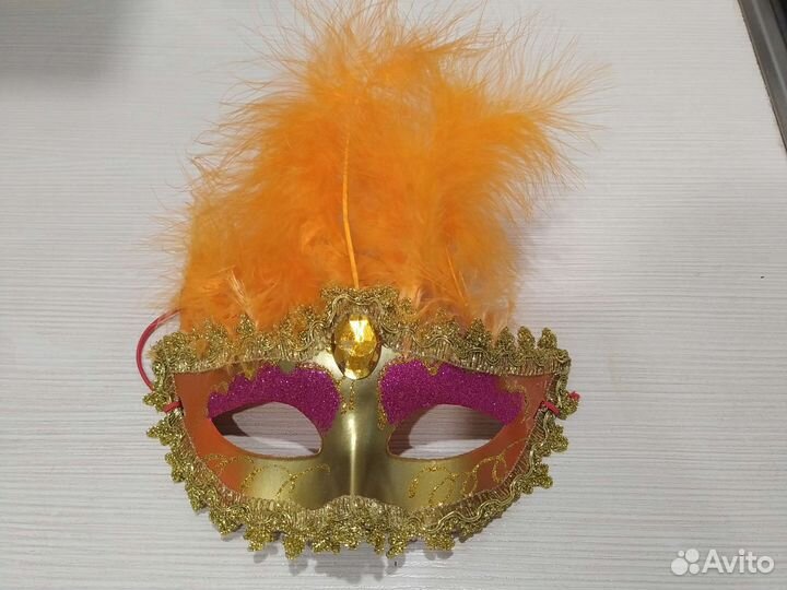 Маска маскарадная