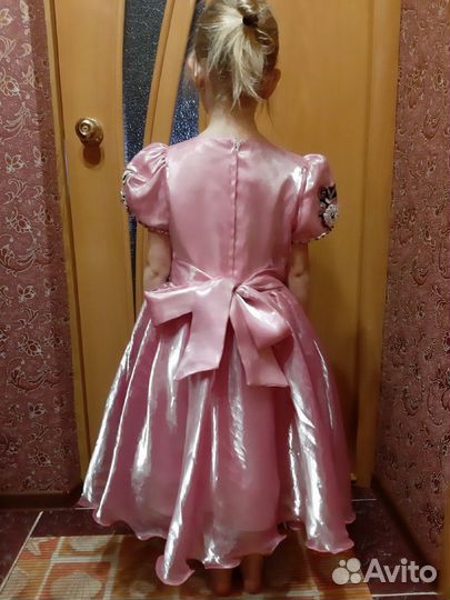 Платье нарядное