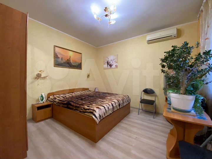 Комната 15 м² в 1-к., 1/2 эт.