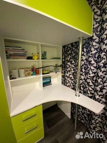 Кровать чердак со столом и шкафом