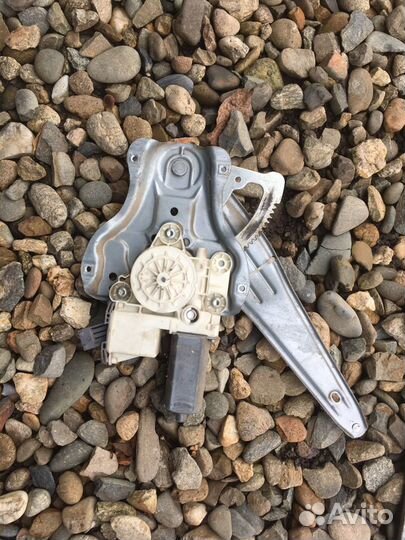 Toyota Avensis 2007 Стеклоподъемник задний левый