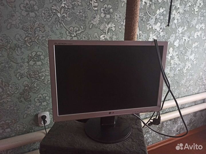 Монитор LG flatron w1942s