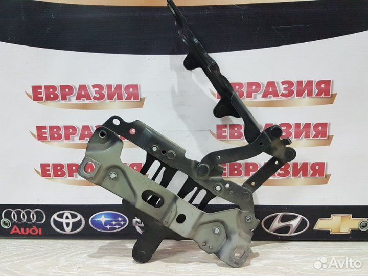 Петля капота левая Bmw 5-Series F10 N52B25 2011