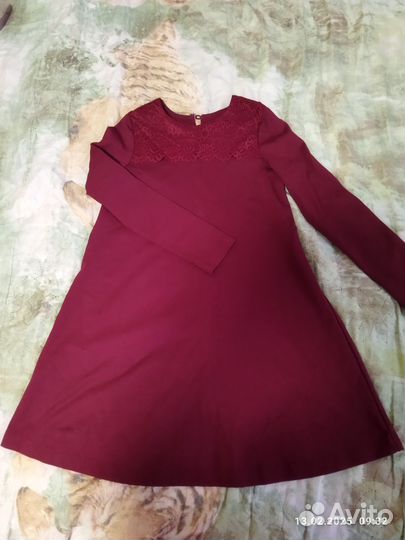 Платье для девочки бордовое