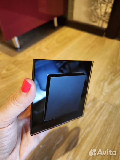 Выключатель черный