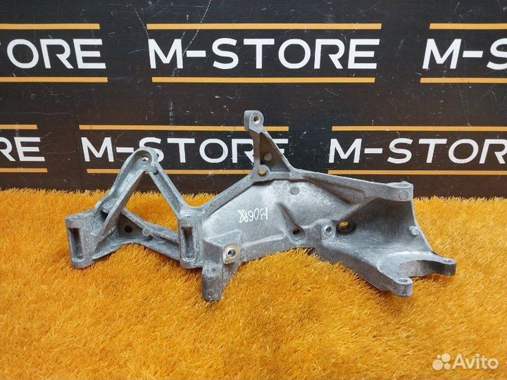 Кронштейн генератора Volkswagen Touareg 7P cgra