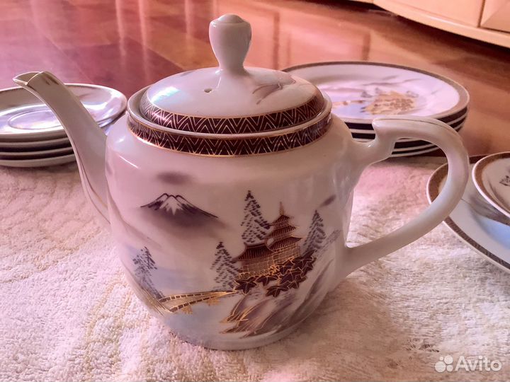 Фарфоровый чайный сервиз на 6 персон