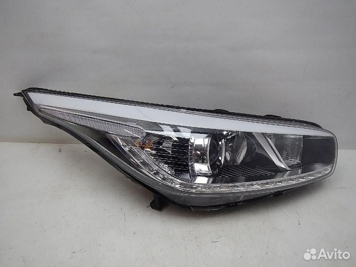 Фара правая Kia Ceed
