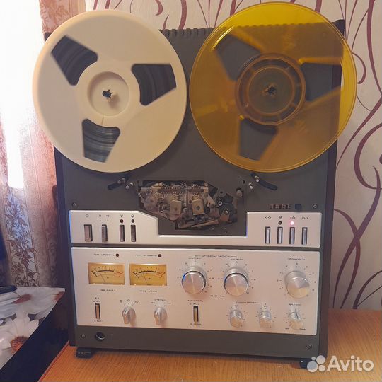 Катушечный магнитофон Снежеть-110 стерео